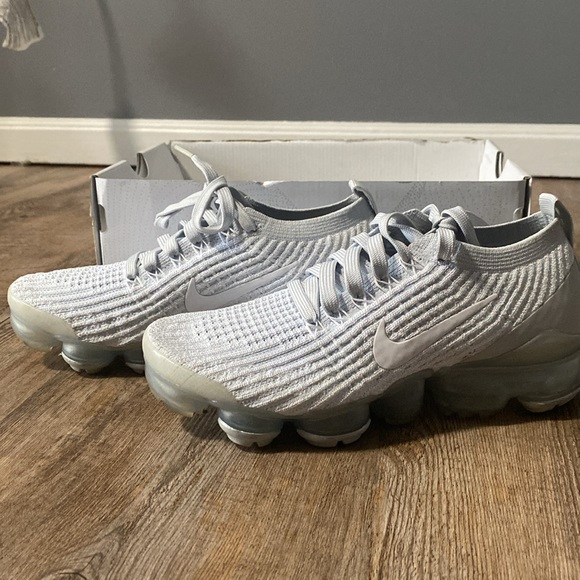 Gray Nike Vapormax - size 6 women’s - Picture 2 of 6
